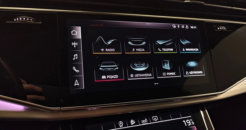 Audi SQ8 cena 430000 przebieg: 63000, rok produkcji 2019 z Kozienice małe 562